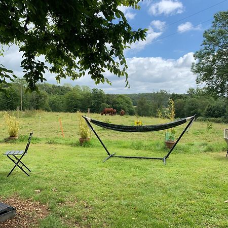 American School Bus Retreat With Hot Tub In Sussex Meadow Uckfield Bagian luar foto